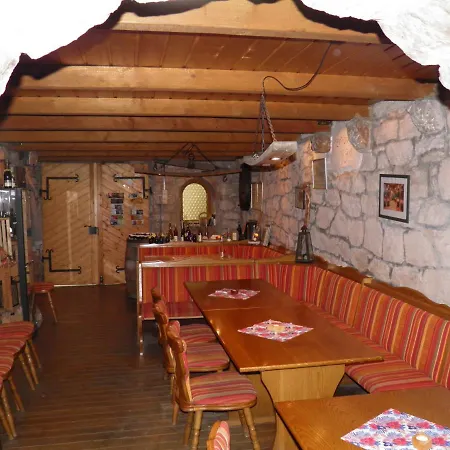 Weingut-Ferienhof Schäfer Dornfelder Apartment Gocklingen