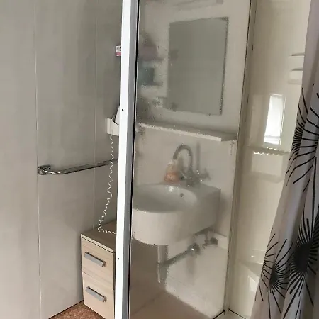 Apartment Weingut-Ferienhof Schäfer Dornfelder Gocklingen