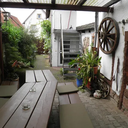 Weingut-Ferienhof Schäfer Dornfelder Apartment Gocklingen